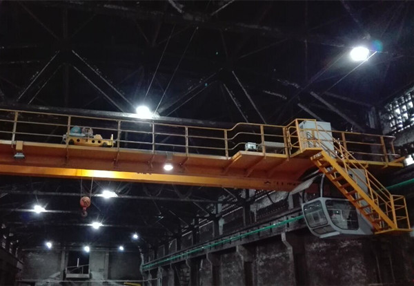 五糧液技術中心起重機